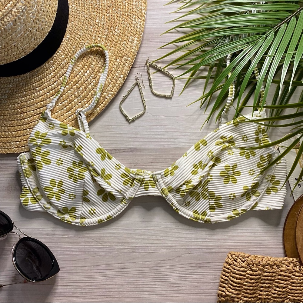 Billabong ☀️ Tanlines Ribbed Floral Morgan Underwire Bikini Top